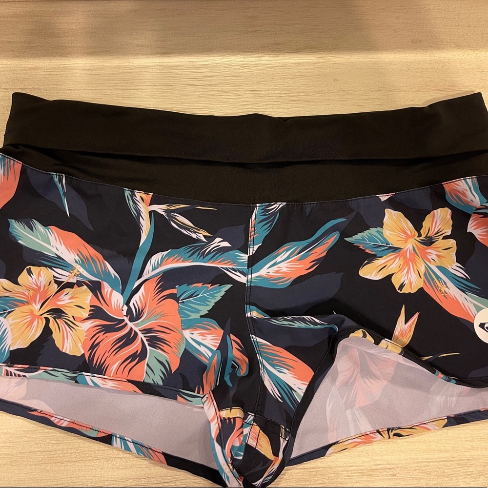 Floral Roxy board shorts